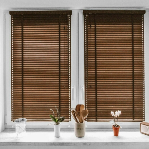 Алюминиевые жалюзи в зал