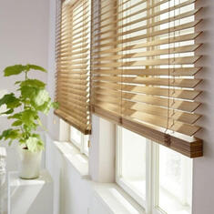 Деревянные жалюзи для лоджии цена. Купить в «Мастерская Жалюзи»